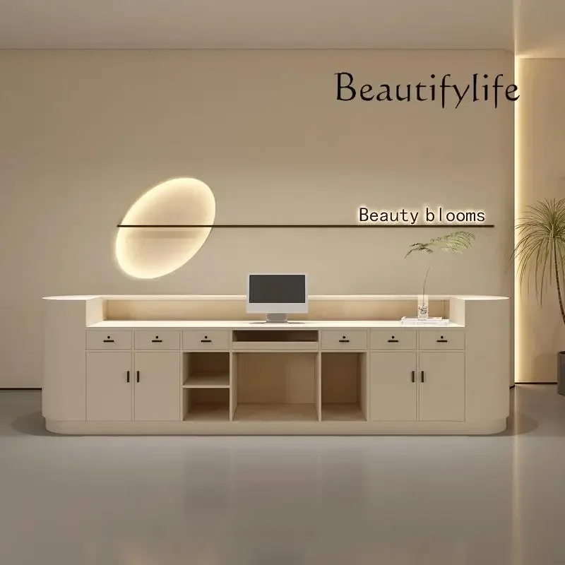 Luxury Skincare News - Nuevo S Color cálido estilo belleza