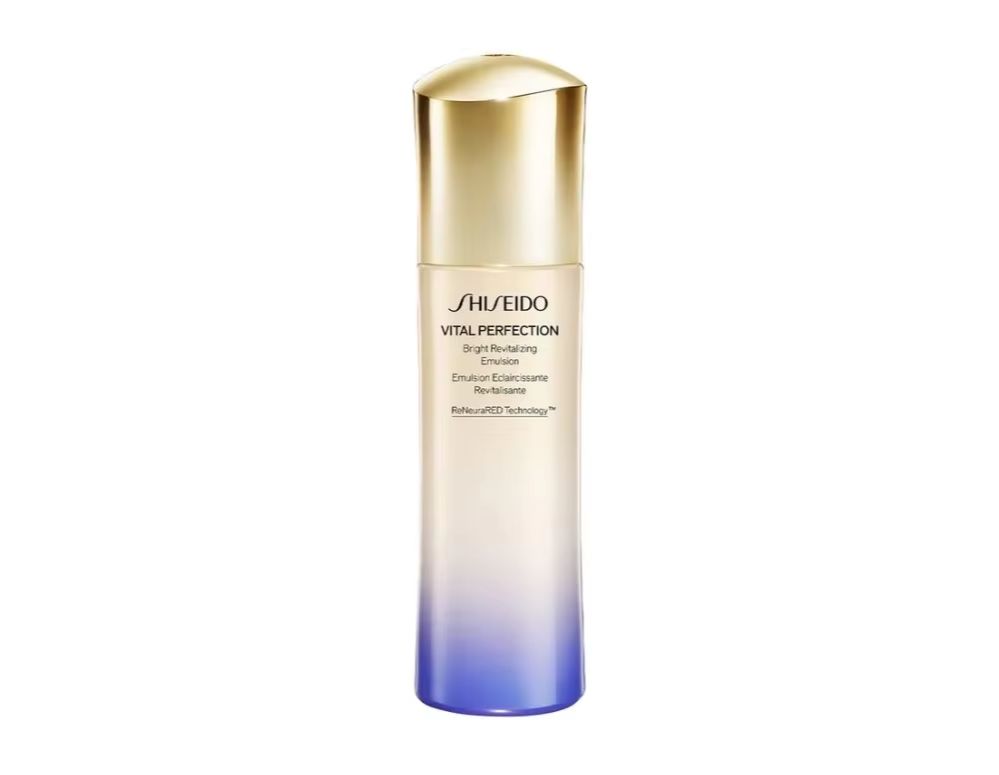 Luxury Skincare Aesthetic - Shiseido Vital Protection Emulsión Revitalizante Brillante