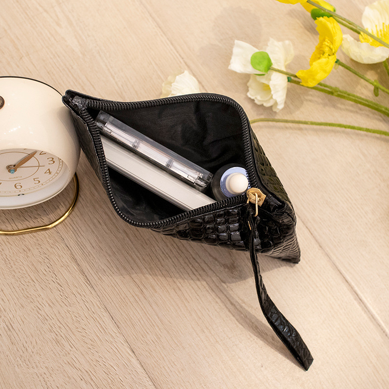 Bolsa de Maquillaje de Cuero V - Luxury Skincare Vegan reseña y precio